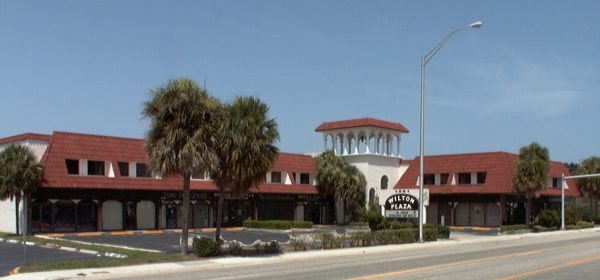 Wiltonplaza.jpg (26936 bytes)